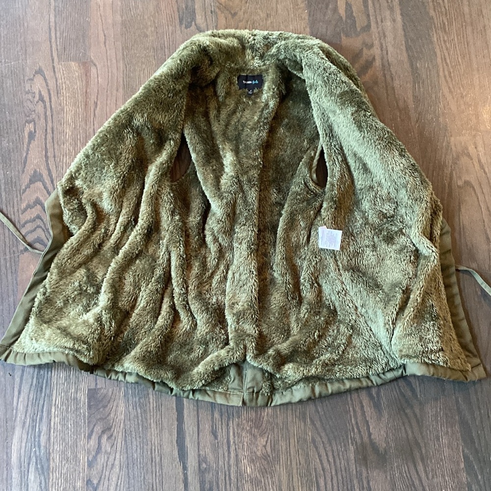 Takara Girls large Sherpa lined vest - Picture 3 of 4